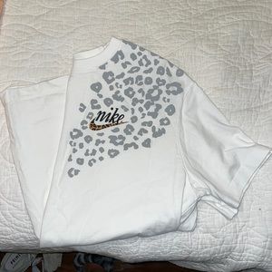 Womens Nike T shirt